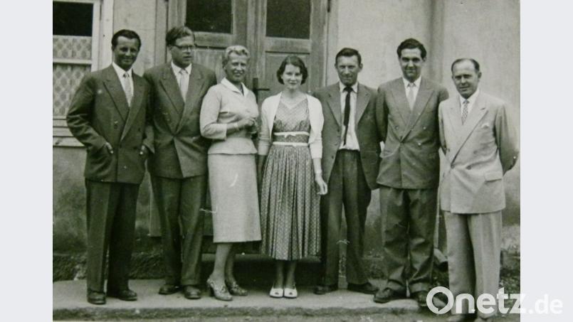 Diese Damen und Herren unterrichten am Gymnasium Eschenbach (Lehrkörper 1957). Bild: rn