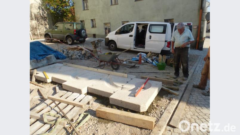 Der Brunnenbau am General-Stephan-Platz schreitet voran. Bild: mad