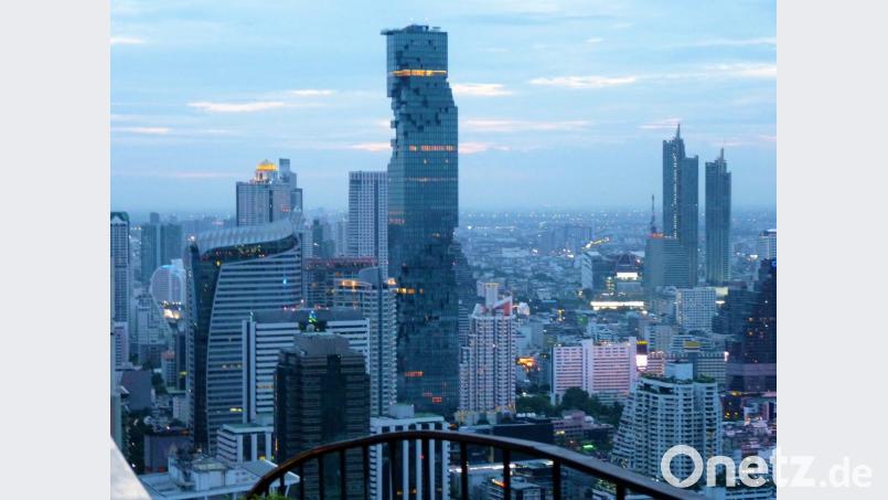 314 Meter hoch ist das höchste Gebäude Bangkoks, der MahaNakhorn-Tower. Entworfen hat den Wolkenkratzer der deutsche Architekt Ole Scheeren. Bild: bz