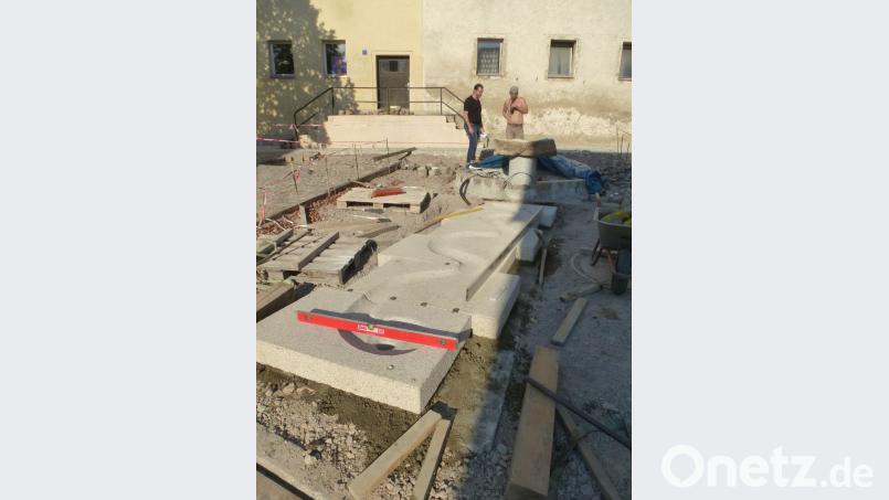 Der Brunnenbau am General-Stephan-Platz schreitet voran. Bild: mad