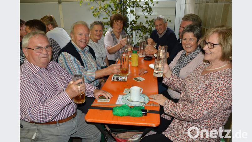 Das schlechte Wetter tat der Stimmung keinen Abbruch - man machte es sich eben im Inneren der Zoiglstuben gemütlich. Bild: jr