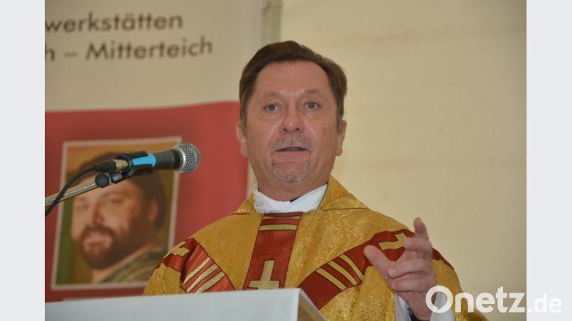 Domkapitular Monsignore Dr. Roland Batz bei seiner Festpredigt. Bild: jr