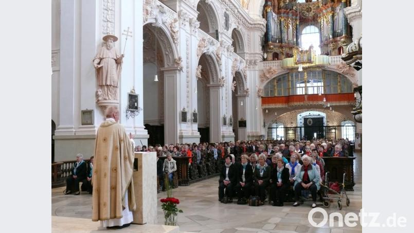 600 Wallfahrerinnen aus dem Bistum Regensburg waren am Samstagvormittag in die Basilika gekommen. Bild: kgg