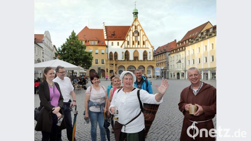 Anders sein und gute Laune verbreiten, das wollen Resi und Barnabas. Dafür setzen sie sich ein. Bild: Wolfgang Steinbacher