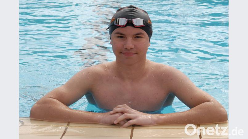 Fynn Legat knackte über die 50 Meter Brust die Qualifikationsnorm für die bayerischen Kurzbahnmeisterschaften im November. Bild: Rudi Gebert