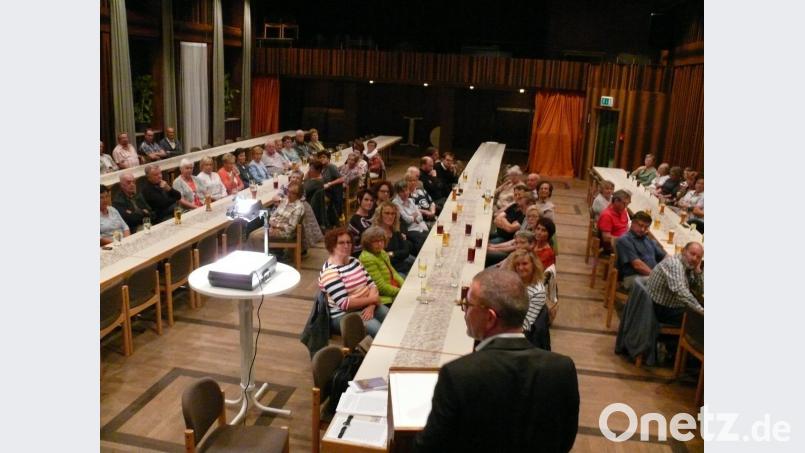 Über seine Doktorarbeit informierte Stadtpfarrer Thomas Vogl jetzt bei einem Vortragsabend im Jugendheim. Bild: kgg