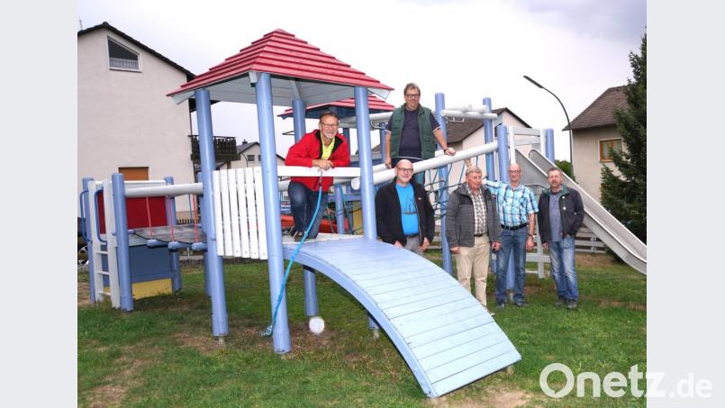 Stolz präsentiert die Siedler-Führungscrew die neue Spiellandschaft. Bild: fvo