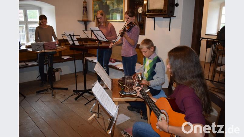 Auch der Nachwuchs bekam seine Chance. Das "Junges Ensemble der MS Regensburg" wusste mit seinem Spiel zu begeistern. Bild: bnr