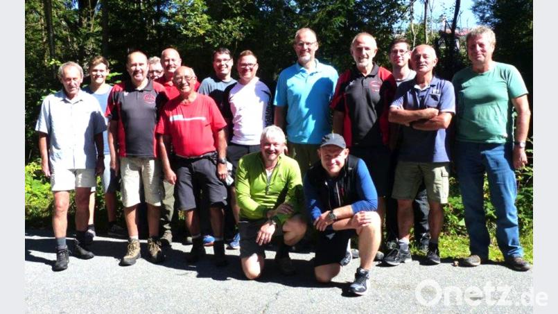 15 Wanderfreunde touren durch den Bayerischen Wald. Bild: fvo