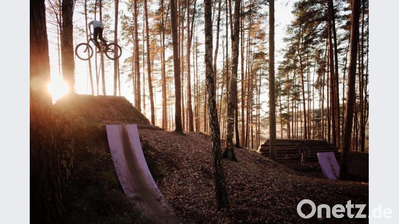 Kilian Kemptner hat sich einem atemberaubenden Hobby verschrieben. Auf den Rampen geht es hoch hinaus. Bild: pjom