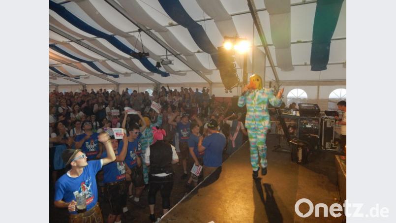 Abfeiern mit &quot;Ingo ohne Flamingo&quot; war im Festzelt angesagt. Bild: hir