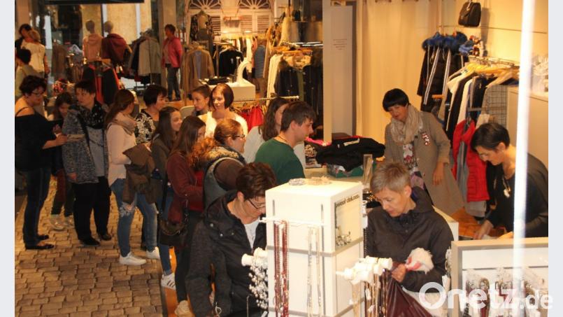 Vor allem in den Geschäften herrschte beim Michaeli-Markt großer Andrang. Bild: frd