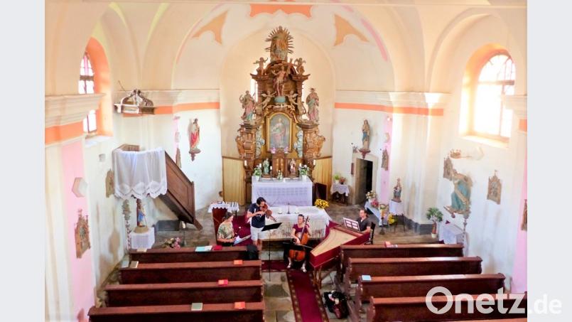 Das „Collegium Marianum“ bei seinem Auftritt in Hesselsdorf in der St. Margareta-Kirche. Bild: tu