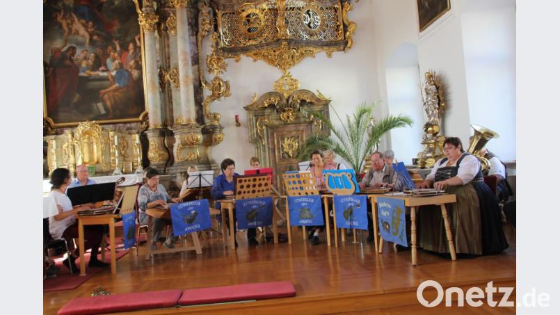 Der Amberger Zitherklub 1893 feiert mit einem außergewöhnlichen Jubiläumskonzert sein 125-jähriges Bestehen und zeigte dabei den großen Facettenreichtum des Zitherspiels auf die schönste Weise. Bild: ads