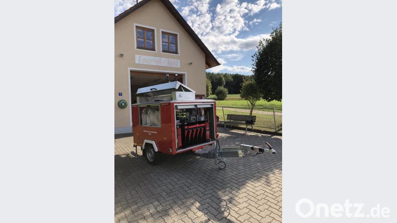Neuer TSA von der Firma Mahr vor dem Gerätehaus der FFW Bühl. Bild: exb
