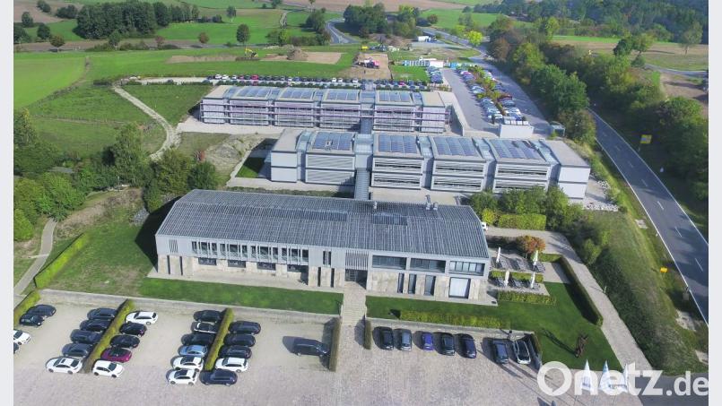 Aktuell beschäftigt IGZ an den Standorten Falkenberg (Bild) und Erbendorf über 350 Mitarbeiter. Der Marktrat Falkenberg stellt die Weichen, dass das IT-Unternehmen weiter wachsen kann. Bild: exb/IGZ Falkenberg