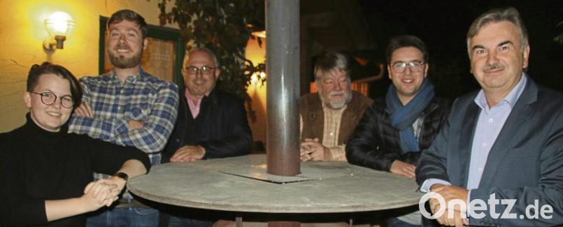 Kandidatenbild mit Dame (von links) Eva Kappl, Benjamin Quaas, Reinhard Mixl, Wolf-Dieter Grahn, Peter Wein und Alfred Damm. Bild: jrh