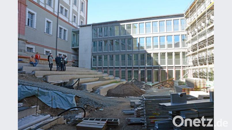 So sieht es aktuell im Innenhof des Landratsamtes aus. Noch mehr Einblicke rund um den Erweiterungsbau werden bei einer Führung gewährt. Bild: Gabi Schönberger