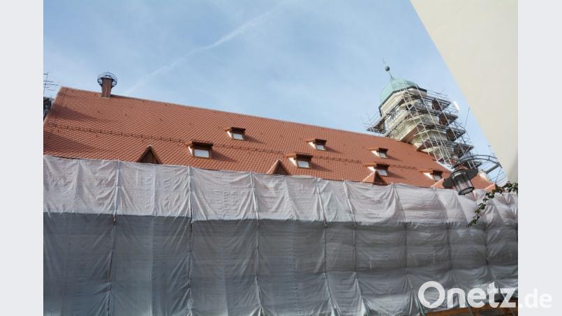 Aus den Seitengassen ist das Dach gut zu sehen. Bild: gsb