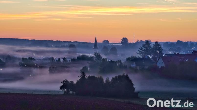 Nebel am Morgen zaubert eine traumhafte Kulisse. Bild: W. Daubner