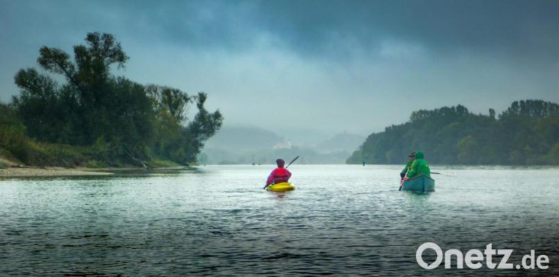 Ruhe auf der Donau bei leichtem Nieselregen Bild: arr