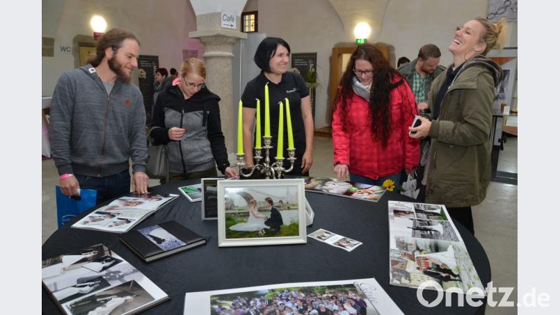 Bei der Hochzeitsmesse im Schloss Friedrichsburg ist alles rund ums Thema &quot;Heiraten&quot; zu erfahren. Bild: dob