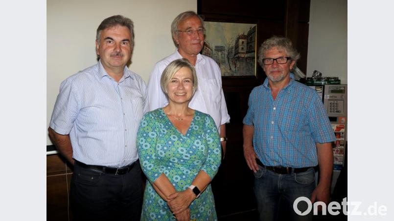 Alfred Damm, Marion Juniec-Möller, Raimund Kamm und Rudi Sommer plädieren für mehr Windkraft. Bild: Hirsch