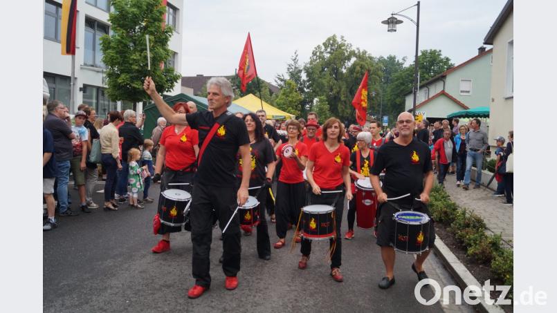Das Vereinskartell hat auch für das Dorffest 2019 wieder als besondere Attraktion die Trommlergruppe "Jalapenos" verpflichtet. Sie ist in Schirmitz sehr beliebt. Bild: du