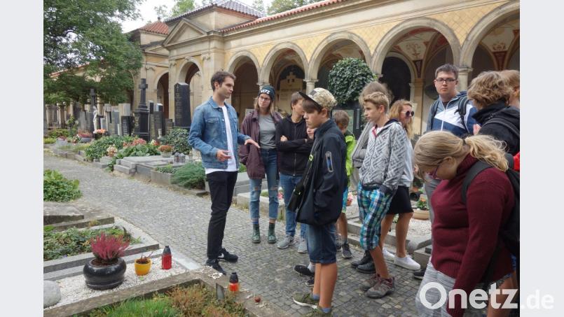 Bei den Jugendlichen aus der Oberpfalz und aus Tschechien kam die Stadtführung besonders gut an, denn sie lernten dabei Orte und Menschen kennen, die Touristen normalerweise nicht erleben. Bild: Tanja Fichtner, Projektstelle Gedenken und Versöhnung Bild: exb/Tanja Fichtner