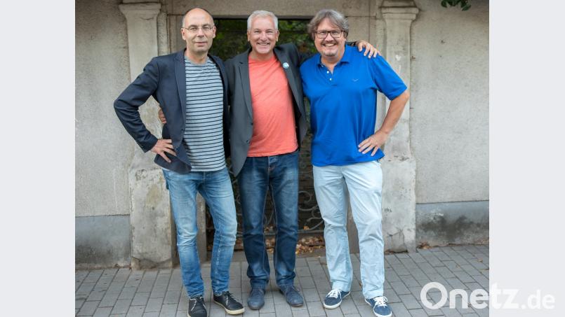 Sie meinen es ernst: Professor Stephan Lessenich, Matthias Matuschik und der Weidener Kandidat Reinhold Bortner (von links) wollen sich mit MUT für alle Menschen in Bayern einsetzen. Bild: otj