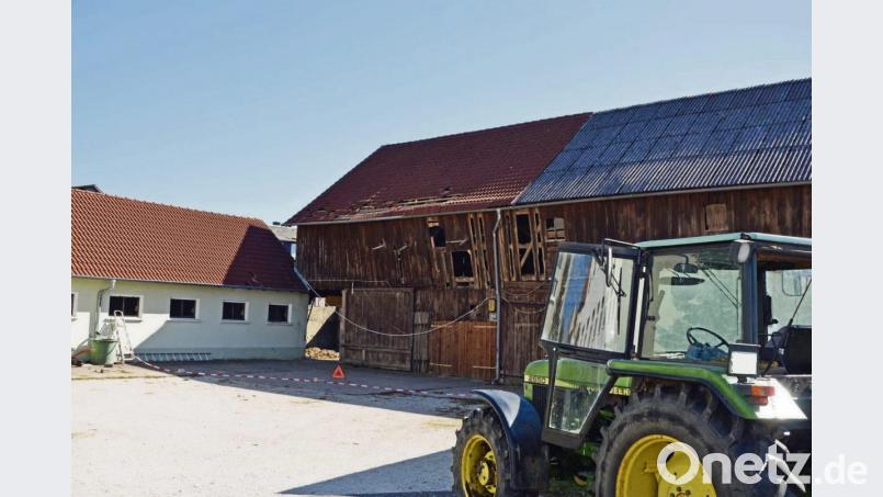 Windschief steht eine Scheune nach dem Sturm „Fabienne“ da. Bild: ü