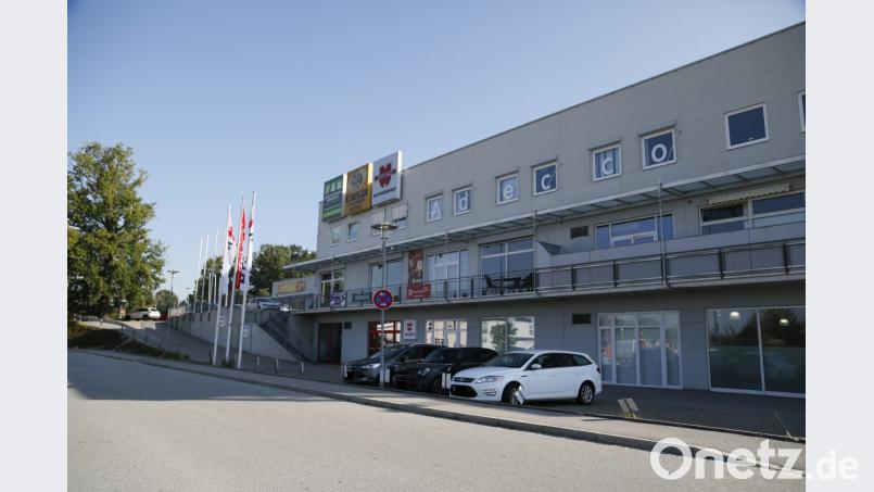 In diesem Gebäude Am Ahornhof sind derzeit vor allem Dienstleister untergebracht. Nach der Änderung des Bebauungsplans sollen auch Spielhallen oder Wettbüros ausnahmsweise möglich sein. Bild: Hösamer