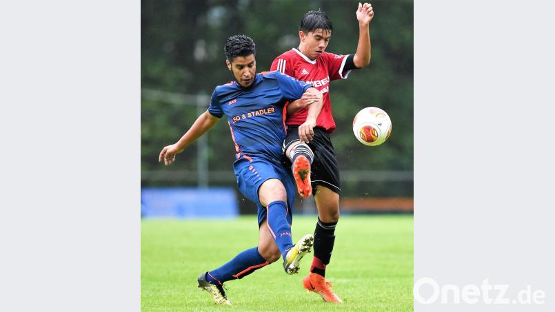 Der SV Störnstein muss nach der 2:4-Heimniederlage gegen den ASV Neustadt (Szene) erneut gegen eine Mannschaft aus der Kreisstadt ran. Beim Tabellenführer DJK Neustadt droht weiteres Ungemach. Bild: G. Büttner