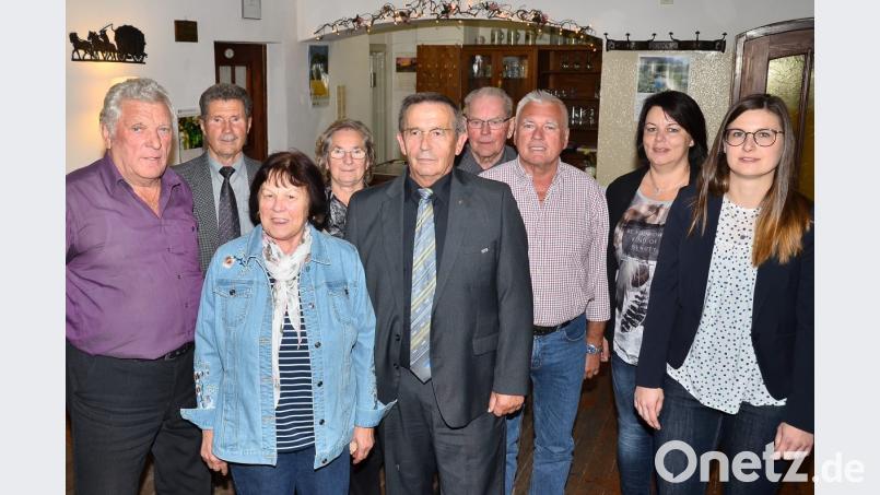 Im VdK-Vorstand übernehmen Anton Moll senior, Annemarie Federl, Hedwig Weber, Helmut Federl, Johann Kaas, Ludwig Bauriedl und Stefanie Mack für die nächsten vier Jahre die Verantwortung. Bild: fjo