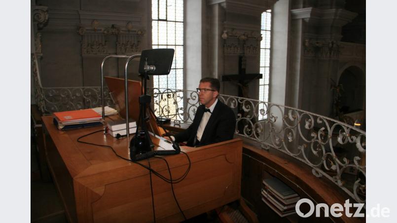 Thomas Köhler hat bereits an vielen Orgeln musiziert. Seit dem Wallfahrtsjahr 2013 gehört dazu auch die Klais-Orgel in &quot;Maria Hilf&quot;. Bild: wro