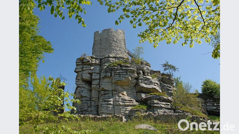 Vom Frühjahr bis zum Winter ein stetes Wanderziel im Naturpark Steinwald, die Burgruine Weißenstein. Bild: bsc