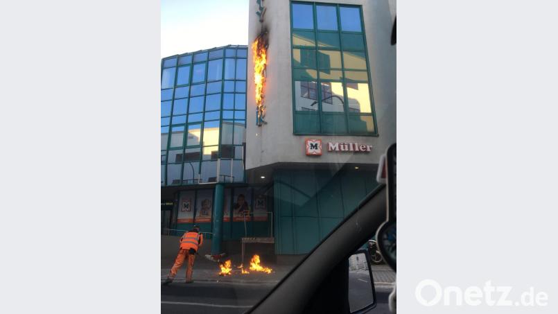 Der Schriftzug &quot;City Center&quot; brennt. Bild: exb