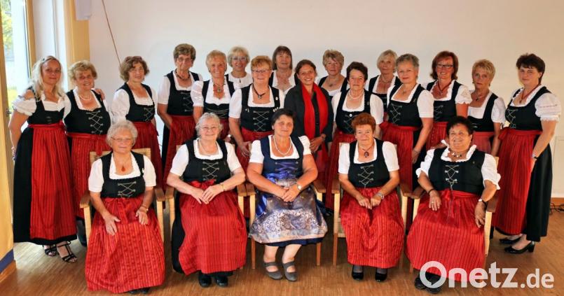 Der Landfrauenchor aus Bayreuth gestaltet am Sonntag den Gottesdienst der evangelisch-lutherischen Kirchengemeinde zum Erntedank mit seinen Liedern musikalisch. Bild: hai