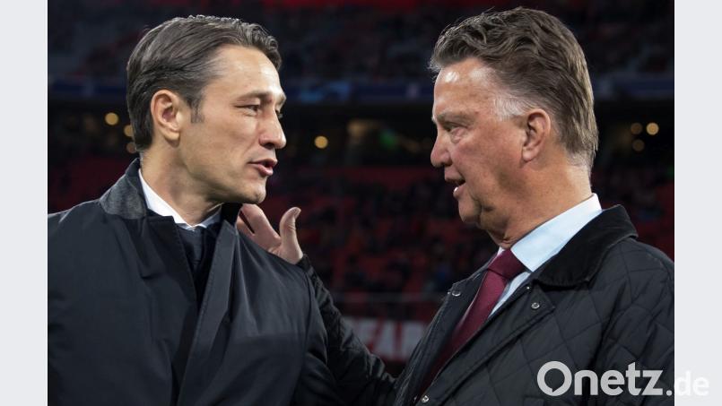 Vor dem Spiel unterhielt sich Louis van Gaal (rechts) mit dem aktuellen Bayern-Trainer Niko Kovac. Bild: agentur_dpa
