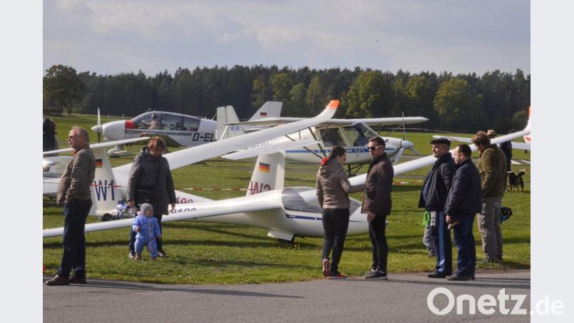 Wer sich auf einen Rundflug begeben wollte, hatte die komplette Aero-Club-Flotte zur Auswahl. Bild: Kunz