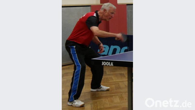 Anton Schopper musste sich mit seinen Herren III im vereinsinteren Duell knapp den Herren II geschlagen geben. Bild: tob