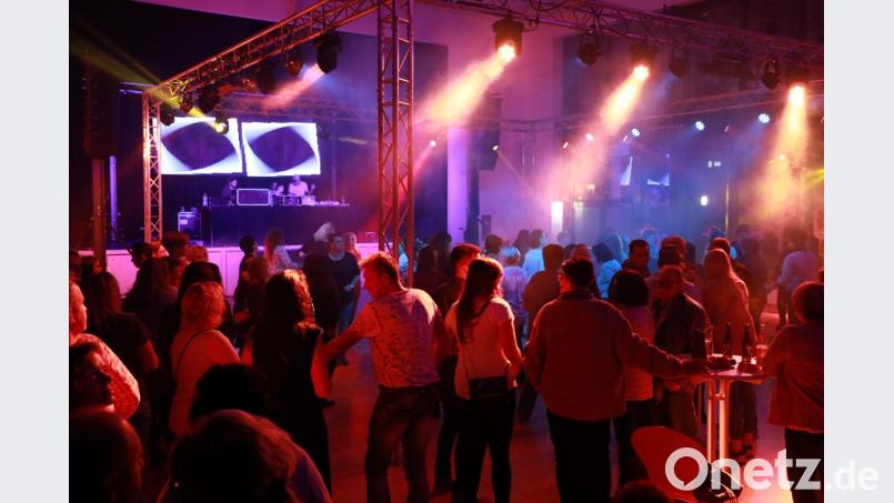 Disco mit "DJ Fleischi" in der Stadthalle Erbendorf. Bild: njn