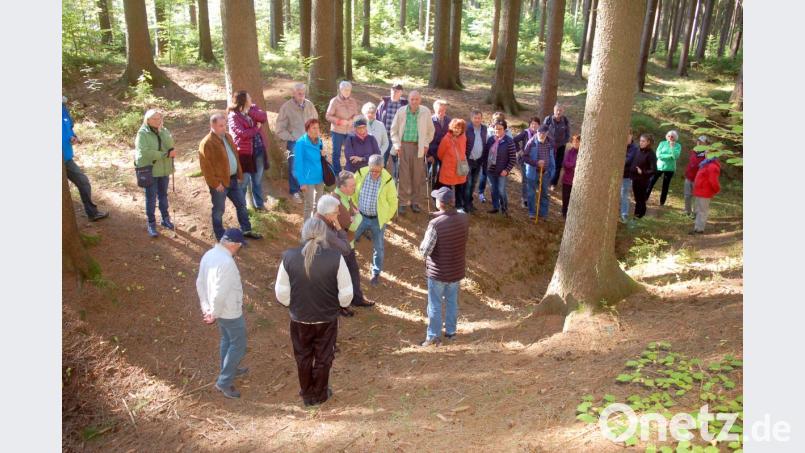 Inmitten der Tillyschanz erfahren die Teilnehmer exakt 400 Jahre später allerhand Details aus der Schreckenszeit des Dreißigjährigen Kriegs. Bild: fjo