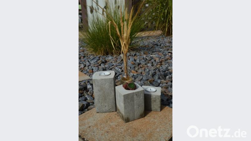 Ob rund oder eckig - die Beton-Arrangements als Kerzenhalter oder Platz für Sukkulenten sind attraktiv und schnell gemacht. Bild: mia