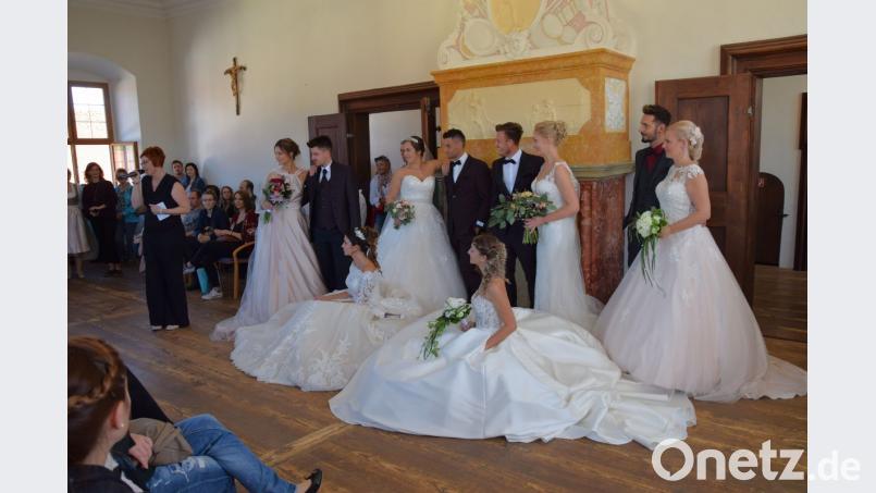 Zur Hochzeitsmesse in Schmidmühlen gehört natürlich die Brautmodenschau in der guten Stube der einstigen Hammerherren mit dazu. Bild: bö