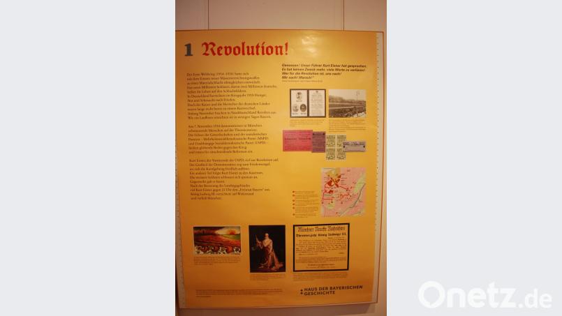 Die aktuelle Ausstellung im Vohenstraußer Heimatmuseum informiert auf vielen Schautafeln über die Geschichte der bayerischen Verfassung. Bild: tss