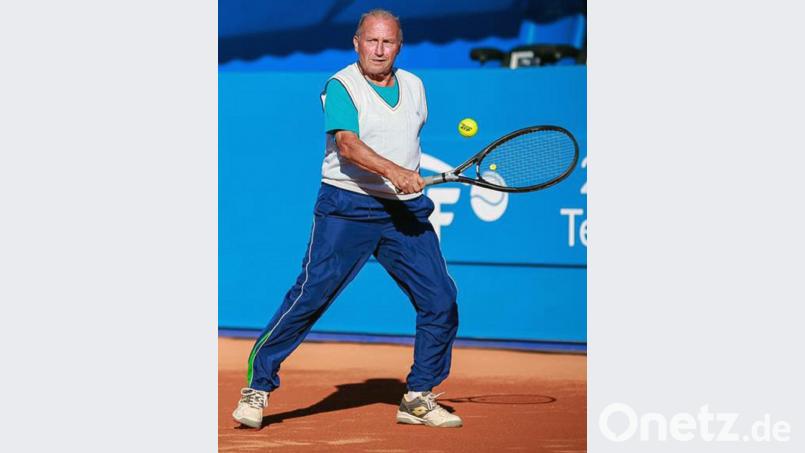 Der Neunkirchener Tennis-Senior Gerhard Specht schnappte sich bei der Weltmeisterschaft im kroatischen Umag zusammen mit der Australierin Joy Rigter die Goldmedaille im Mixed. Bild: lst