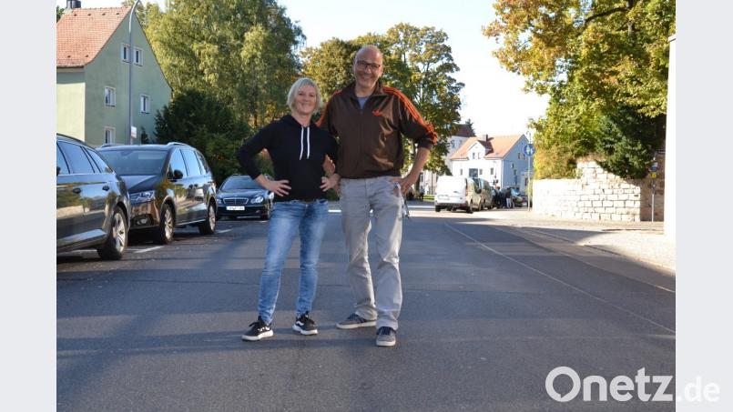 Tanja Dandorfer und Hans Lauterbach gehen auf die Straße: Sie gehören zum Organisationsteam der Demo. Der Zug führt am Freitag, 12. Oktober, von der Fußgängerzone zum ACC, wo sich die AfD mit Alice Weidel trifft. Dort ist eine Kundgebung geplant. Bild: roa