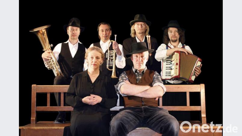 Die Schauspieler des Stücks "Tannöd". Bild: exb