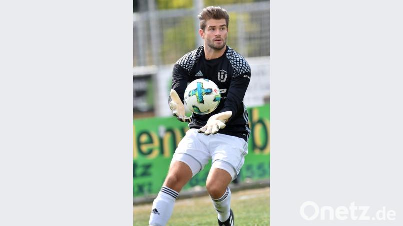 Auf den Kirchenthumbacher Torwart Sebastian Wöhrl wird viel Arbeit zukommen. Der SV Plößberg möchte im Duell Zweiter gegen Dritter unbedingt seine Serie verlängern und den nächsten Sieg landen. Bild: Alfred Schwarzmeier